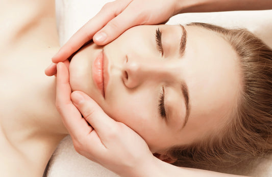 Hydrate & Glow: The Best Skin Treatments for Miami’s Sun and Sea Lifestyle